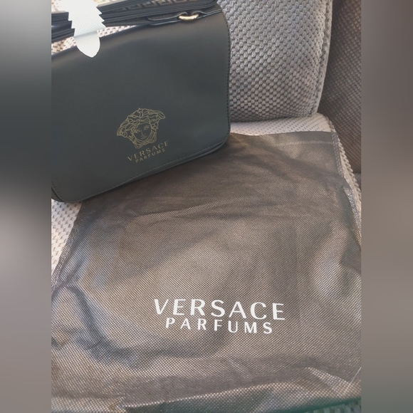 Veraace Parfum Medusa Head Cross Body Bag with Dust Bag - Picture 8 of 8